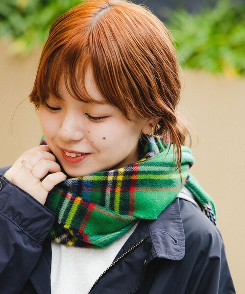 BEAMS BOY（ビームスボーイ）の「HIGHLAND TWEEDS / チェック ストール 小（マフラー・レディース・オレンジ系その他/ブルー/ブルー系その他2/ホワイト/レッド/グリーン/ベージュ/インディゴブルー・ONE SIZE）」の11枚目の写真