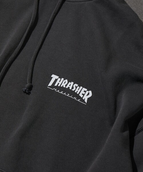 FREAK'S STORE（フリークスストア）の「限定展開 THRASHER×FREAK'S STORE /スラッシャー  別注 ピグメントダイ ワンポイントロゴ パーカー（パーカー・メンズ・ピンク/ホワイト/ブラック/サックスブルー・LARGE/SMALL/MEDIUM）」の7枚目の写真
