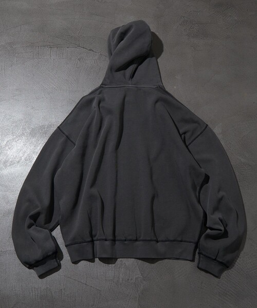 FREAK'S STORE（フリークスストア）の「限定展開 THRASHER×FREAK'S STORE /スラッシャー  別注 ピグメントダイ ワンポイントロゴ パーカー（パーカー・メンズ・ピンク/ホワイト/ブラック/サックスブルー・LARGE/SMALL/MEDIUM）」の10枚目の写真