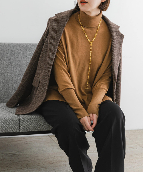F by ROSSO(エフバイロッソ)の「F by ROSSO ウォッシャブル抗ピルタートルニット(ニット/セーター・レディース・ベージュ/ネイビー/ブルー系その他/レッド・FREE)」の2枚目の写真