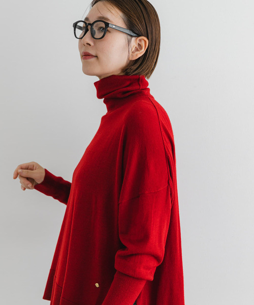 F by ROSSO(エフバイロッソ)の「F by ROSSO ウォッシャブル抗ピルタートルニット(ニット/セーター・レディース・ベージュ/ネイビー/ブルー系その他/レッド・FREE)」の16枚目の写真