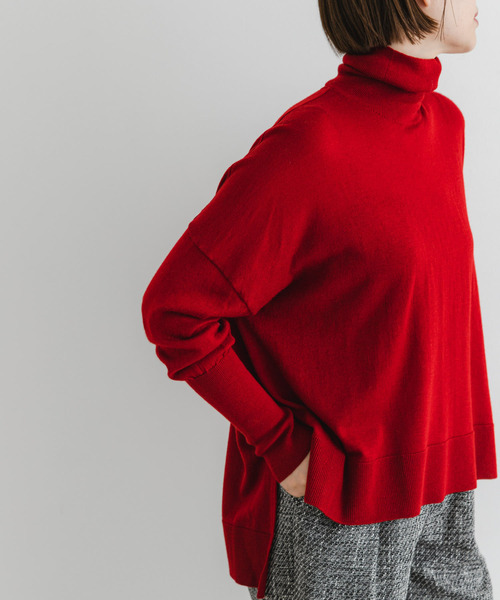 F by ROSSO(エフバイロッソ)の「F by ROSSO ウォッシャブル抗ピルタートルニット(ニット/セーター・レディース・ベージュ/ネイビー/ブルー系その他/レッド・FREE)」の17枚目の写真