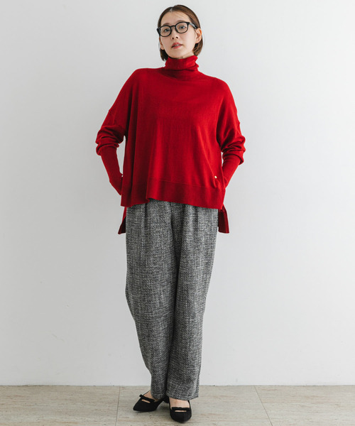 F by ROSSO(エフバイロッソ)の「F by ROSSO ウォッシャブル抗ピルタートルニット(ニット/セーター・レディース・ベージュ/ネイビー/ブルー系その他/レッド・FREE)」の18枚目の写真