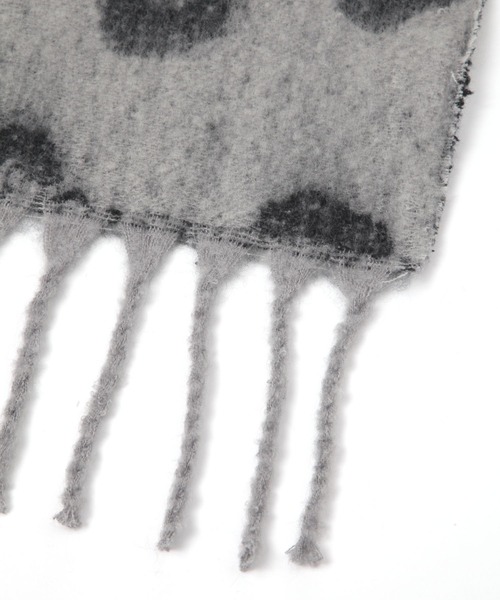 LEPSIM（レプシィム）の「太フリンジジャガードストール　145722（ストール/ショール・レディース・チャコールグレー/ブラウン・ONE SIZE）」の3枚目の写真