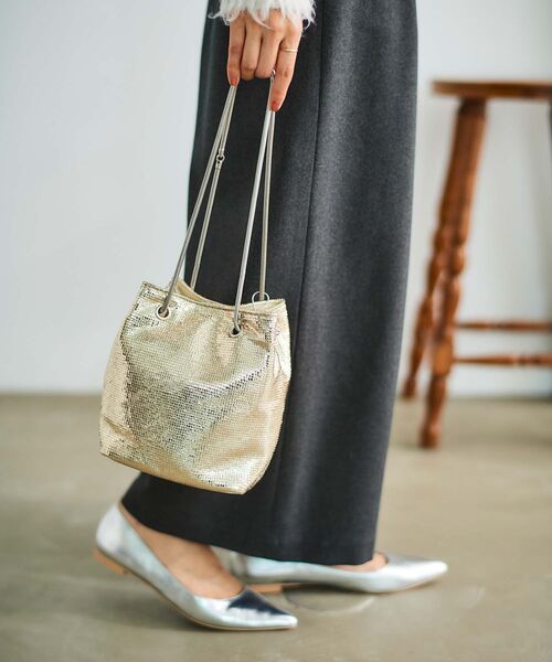 le.coeur blanc（ルクールブラン）の「スネークチェーンメタリックミニバッグ（ショルダーバッグ・レディース・シルバー/ゴールド・FREE）」の9枚目の写真