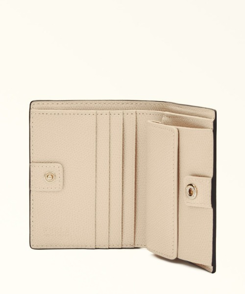FURLA(フルラ)の「フルラ カメリア (Furla Camelia) バイフォールド コンパクトウォレット S(財布・レディース・ミント/クリーム/ブルー系その他/モカ/クリアグリーン/ライトブルー/ブラウン系その他/オレンジ/ベージュ/ブラック/ライトピンク/グレー/グリーン/フューシャピンク・ONE SIZE)」の20枚目の写真