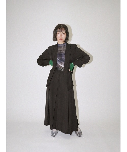 Uenui(ウニュイ)の「セット マフラー 手袋 バイカラーデザイン(マフラー・レディース・ライトブルー/チャコールグレー/レッド・FREE)」の9枚目の写真