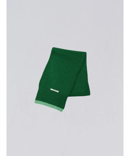 Uenui(ウニュイ)の「セット マフラー 手袋 バイカラーデザイン(マフラー・レディース・ライトブルー/チャコールグレー/レッド・FREE)」の7枚目の写真