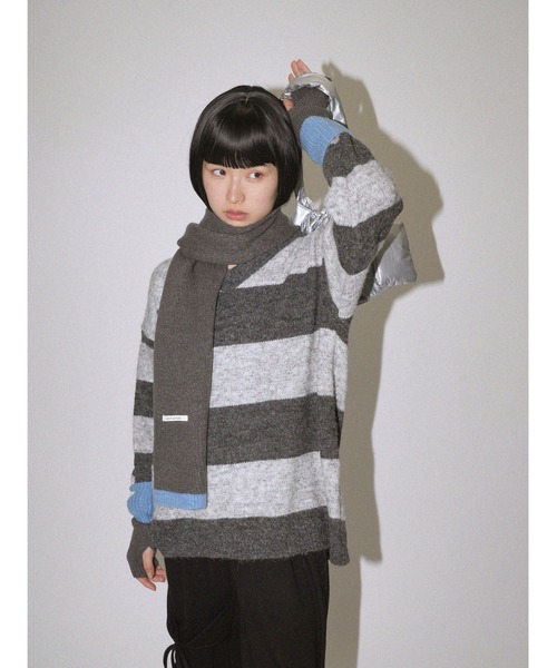 Uenui(ウニュイ)の「セット マフラー 手袋 バイカラーデザイン(マフラー・レディース・ライトブルー/チャコールグレー/レッド・FREE)」の13枚目の写真