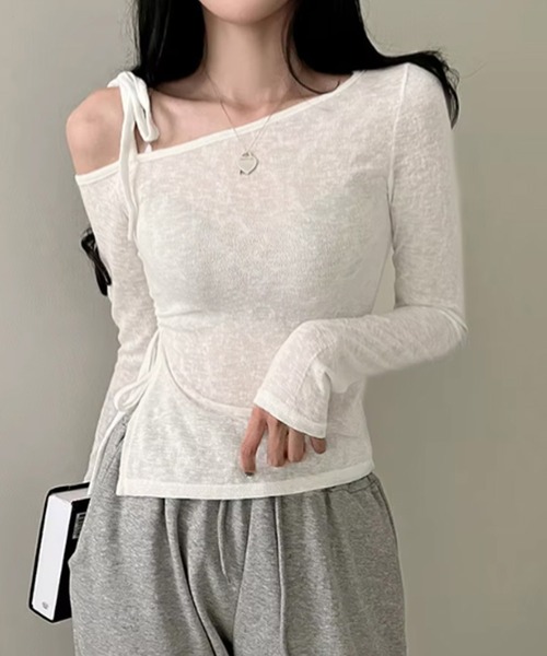 ALTROSE(アルトローズ)の「ワンショル オフショル シャーリング リボン カットソー スリット 韓国風(Tシャツ/カットソー・レディース・ブラウン/ホワイト/グレー・FREE)」の12枚目の写真