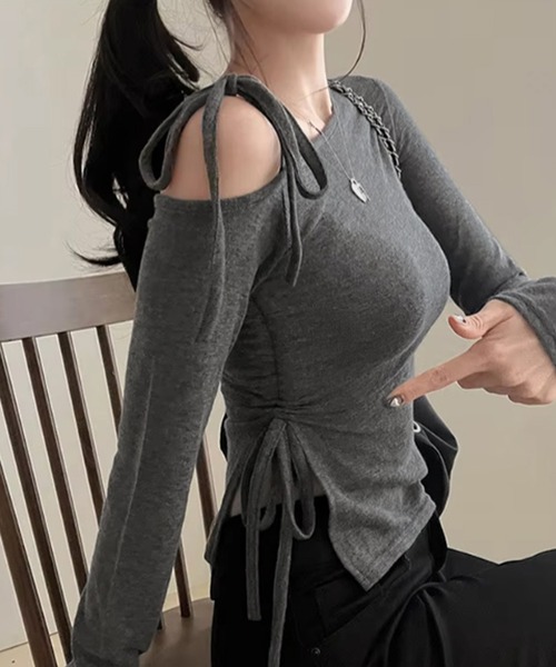 ALTROSE(アルトローズ)の「ワンショル オフショル シャーリング リボン カットソー スリット 韓国風(Tシャツ/カットソー・レディース・ブラウン/ホワイト/グレー・FREE)」の21枚目の写真