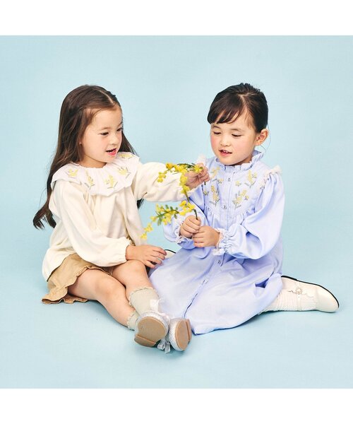 Seraph（セラフ）の「【リンク/ジュニア対応】mimosa刺しゅうラッフルカラートップス（Tシャツ/カットソー・キッズ・アイボリー/ラベンダー・80/90/100/110/120/130/140）」の6枚目の写真