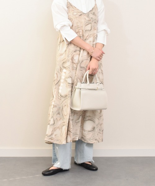 CHRISTIAN VILLA(クリスチャンヴィラ)の「【CHRISTIAN VILLA】ミディアムサイズレザーハンドバッグ(Q56439)(ハンドバッグ・レディース・グレー/オフホワイト/ブラック・ALL)」の12枚目の写真