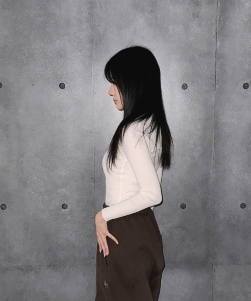 VIVID LADY(ビビッドレディー)の「ボトルネック リブニット シンプルニット 長袖(ニット/セーター・レディース・ブラック/グレー/ベージュ/アイボリー/スカイブルー・FREE)」の8枚目の写真