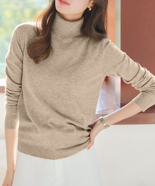 KOBE LETTUCE（コウベレタス）の「[ M/L/XL 選べるネック ] メルティシンプルニット（ニット/セーター・レディース・グレー系/グレー系1/サックスブルー系/サックスブルー系1/ベージュ系/ベージュ系1/アイボリー系/アイボリー系1/ブラック/ブラック系・L/M/XL）」の6枚目の写真