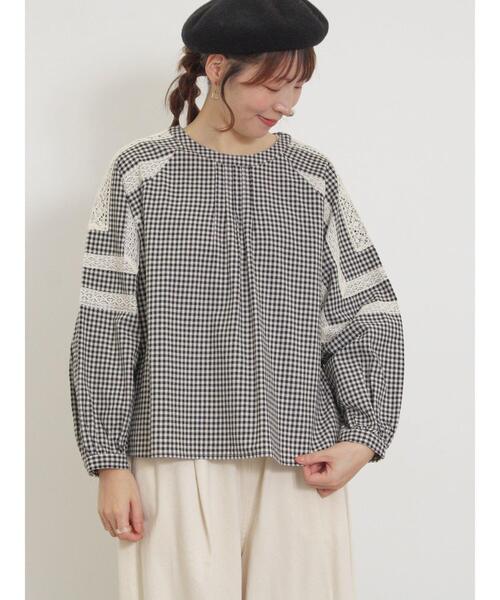 Samansa Mos2（サマンサ モスモス）の「柄アソート袖レース貼りブラウス（シャツ/ブラウス・レディース・ベージュ/オフホワイト/サックスブルー/ブラック・F）」の5枚目の写真