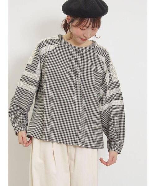 Samansa Mos2（サマンサ モスモス）の「柄アソート袖レース貼りブラウス（シャツ/ブラウス・レディース・ベージュ/オフホワイト/サックスブルー/ブラック・F）」の10枚目の写真