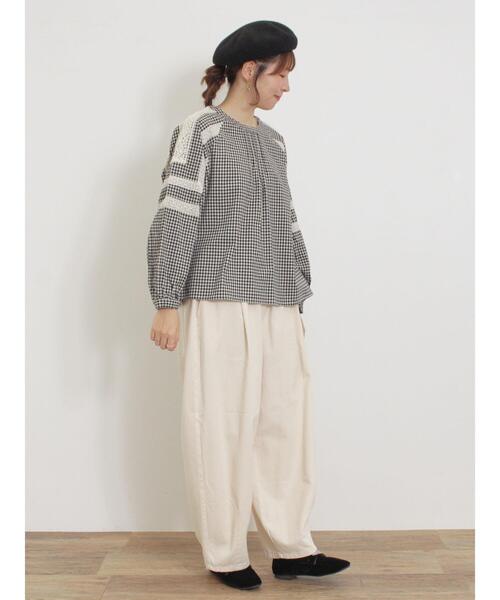 Samansa Mos2（サマンサ モスモス）の「柄アソート袖レース貼りブラウス（シャツ/ブラウス・レディース・ベージュ/オフホワイト/サックスブルー/ブラック・F）」の15枚目の写真