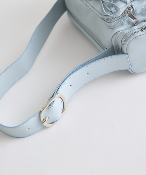 OLIVE des OLIVE（オリーブデオリーブ）の「レースアップポケットバッグ（ショルダーバッグ・レディース・イエロー/アイボリー/サックスブルー/ブラック・FREE）」の5枚目の写真