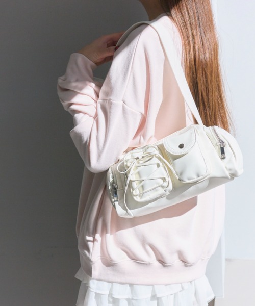 OLIVE des OLIVE（オリーブデオリーブ）の「レースアップポケットバッグ（ショルダーバッグ・レディース・イエロー/アイボリー/サックスブルー/ブラック・FREE）」の12枚目の写真