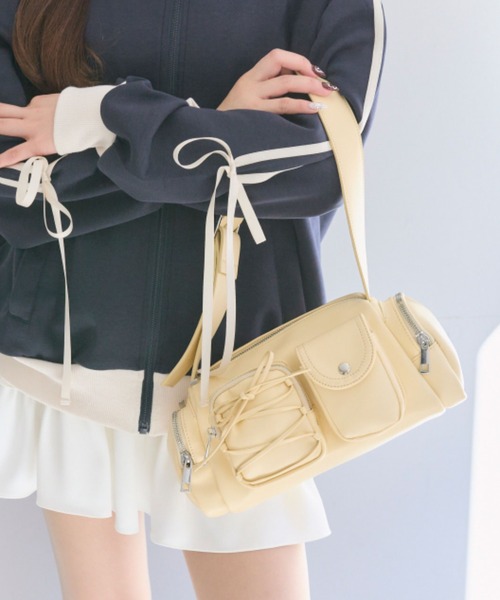 OLIVE des OLIVE（オリーブデオリーブ）の「レースアップポケットバッグ（ショルダーバッグ・レディース・イエロー/アイボリー/サックスブルー/ブラック・FREE）」の22枚目の写真