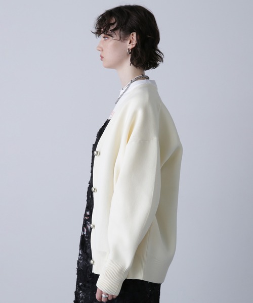 ROSE BUD（ローズバッド）の「ボタンVネックカーディガン（カーディガン/ボレロ・レディース・ブラック/オレンジ/グリーン/ホワイト・ONE SIZE）」の14枚目の写真