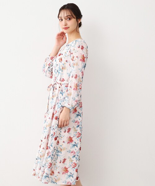 LAURA ASHLEY（ローラアシュレイ）の「【洗える／同柄アイテムあり】ローザリンド柄 シフォンワンピース（ワンピース・レディース・ホワイト系1/ネイビー系・40/38）」の16枚目の写真