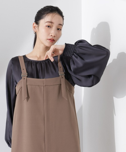 NANO universe（ナノユニバース）の「2WAYデザインスリーブサテンブラウス（シャツ/ブラウス・レディース・ホワイト/グリーン/チャコール・FREE）」の3枚目の写真