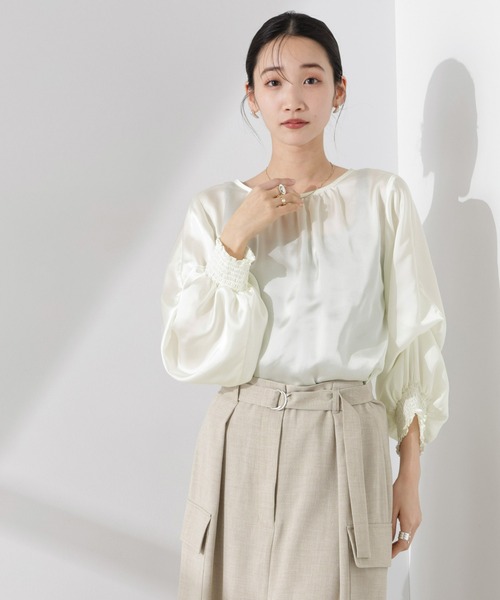 NANO universe（ナノユニバース）の「2WAYデザインスリーブサテンブラウス（シャツ/ブラウス・レディース・ホワイト/グリーン/チャコール・FREE）」の13枚目の写真