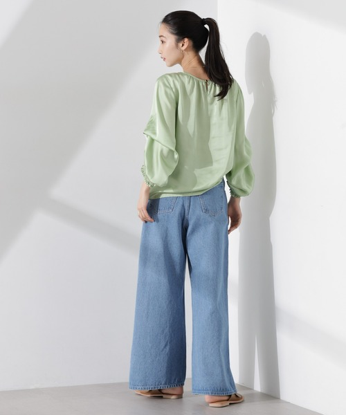 NANO universe（ナノユニバース）の「2WAYデザインスリーブサテンブラウス（シャツ/ブラウス・レディース・ホワイト/グリーン/チャコール・FREE）」の8枚目の写真