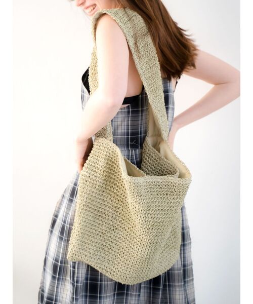 Ungrid(アングリッド)の「雑材ショルダーバッグ(ショルダーバッグ・レディース・グリーン系その他/ベージュ・FREE)」の10枚目の写真