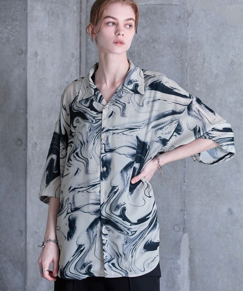 SERACE（セラス）の「【SERACE】2way loose drape marble pattern short sleeve shirt / 2wayルーズドレープマーブル柄半袖シャツ（シャツ/ブラウス・メンズ・ブラック/ホワイト/ブルー・L/M/S）」の5枚目の写真