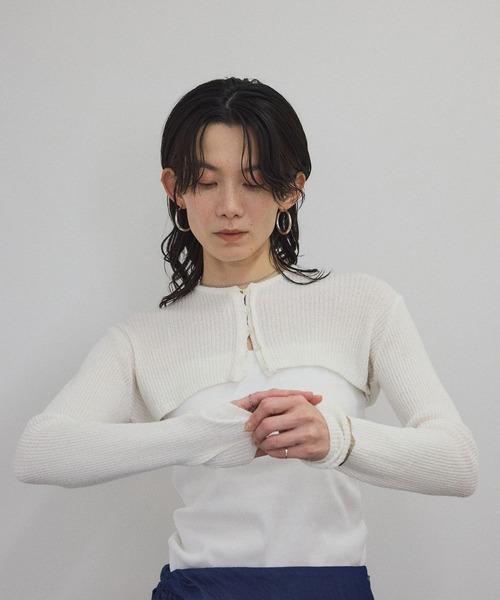 SALON adam et rope'（サロン アダム エ ロペ）の「【WEB限定】ループヤーンリブショートカーディガン/ボレロ［セットアップ対応］（カーディガン/ボレロ・レディース・オフホワイト/チャコールグレー/レッド系その他4・FREE）」の2枚目の写真