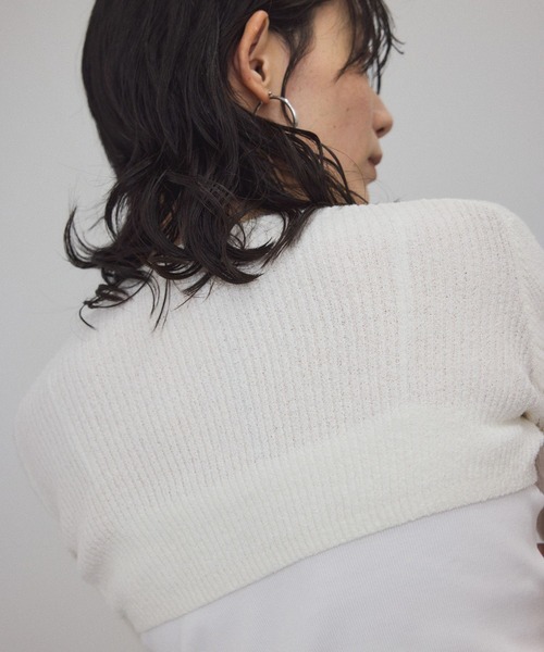 SALON adam et rope'（サロン アダム エ ロペ）の「【WEB限定】ループヤーンリブショートカーディガン/ボレロ［セットアップ対応］（カーディガン/ボレロ・レディース・オフホワイト/チャコールグレー/レッド系その他4・FREE）」の4枚目の写真