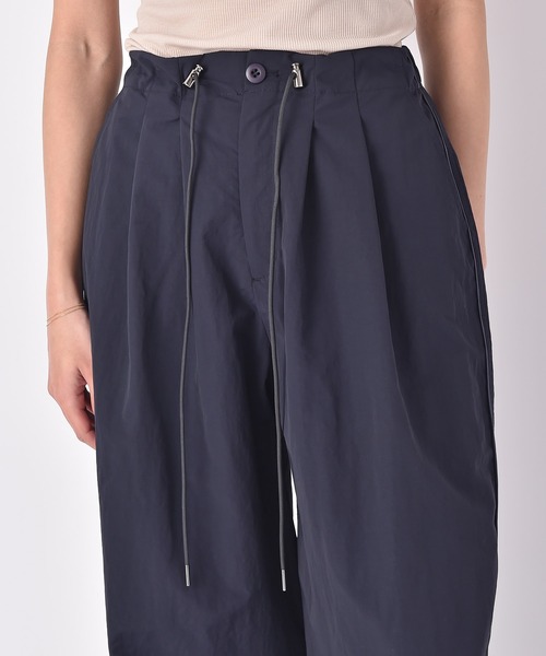 AKTE(アクテ)の「≪SPECIAL PRICE≫サイドラインパラシュートパンツ(その他パンツ・レディース・オフホワイト/ネイビー・FREE/TALL)」の10枚目の写真