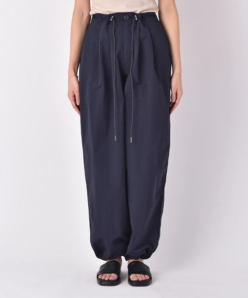 AKTE(アクテ)の「≪SPECIAL PRICE≫サイドラインパラシュートパンツ(その他パンツ・レディース・オフホワイト/ネイビー・FREE/TALL)」の14枚目の写真