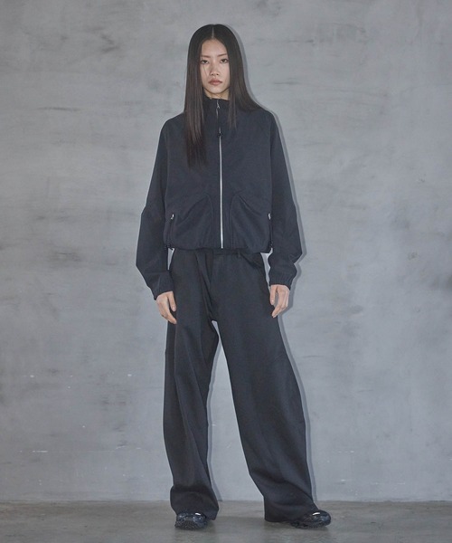 NVRFRGT(ネヴァーフォーゲット)の「CONZ別注 STAND COLLAR ZIP UP JACKET/ジップアップジャケット/ナイロンシェルジャケット/ジャストフィット(ブルゾン・メンズ・チャコールグレー/ブラック・1/2/3)」の10枚目の写真