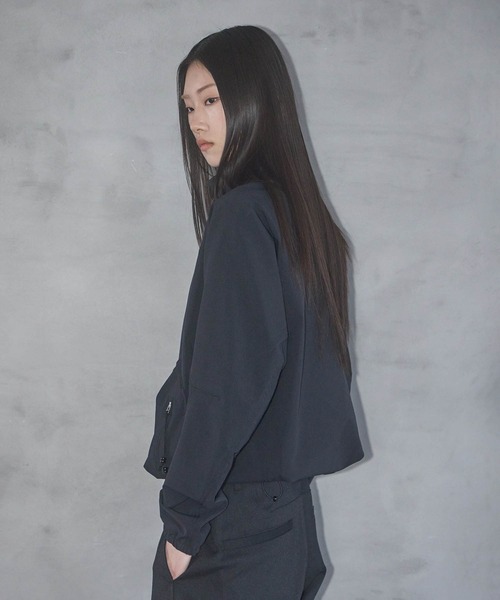 NVRFRGT(ネヴァーフォーゲット)の「CONZ別注 STAND COLLAR ZIP UP JACKET/ジップアップジャケット/ナイロンシェルジャケット/ジャストフィット(ブルゾン・メンズ・チャコールグレー/ブラック・1/2/3)」の17枚目の写真