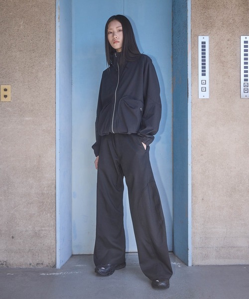 NVRFRGT(ネヴァーフォーゲット)の「CONZ別注 STAND COLLAR ZIP UP JACKET/ジップアップジャケット/ナイロンシェルジャケット/ジャストフィット(ブルゾン・メンズ・チャコールグレー/ブラック・1/2/3)」の9枚目の写真