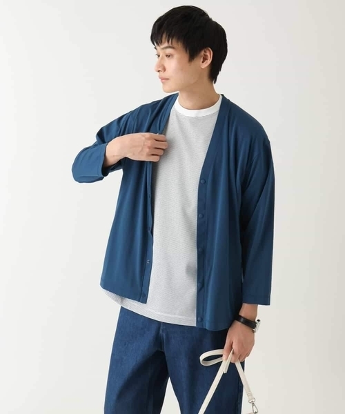 a.v.v(アーヴェヴェ)の「【接触冷感】さらさらタッチVネックカーディガン(カーディガン/ボレロ・メンズ・ブルー/ブラック/ダークインディゴブルー・48/46/50/44)」の21枚目の写真