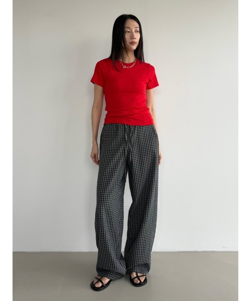 Didot.showroom（ディドット ショールーム）の「【DIDOT.】2サイズ展開｜オリジナルラウンドT（Tシャツ/カットソー・レディース・ブラック/アイボリー/レッド/グレー/ベージュ・S/M）」の15枚目の写真