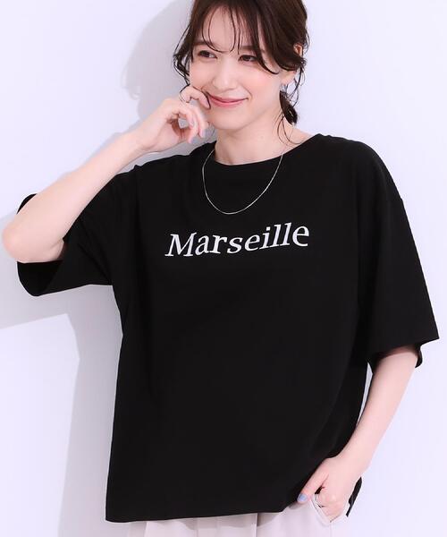 SHOO・LA・RUE（シューラルー）の「【選べる4柄】コットンプリントロゴTシャツ（Tシャツ/カットソー・レディース・ブラウン系その他2/ベージュ系その他4/イエロー系その他5/ホワイト系1/ホワイト系3/ホワイト系4/ブラック系/サックスブルー系2・01/02/03/04）」の4枚目の写真
