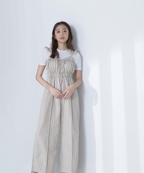 NATURAL BEAUTY BASIC(ナチュラルビューティーベーシック)の「【THINK BEAUTY】タフタオールインワン(つなぎ/オールインワン・レディース・ベージュ/ネイビー・FREE)」の2枚目の写真