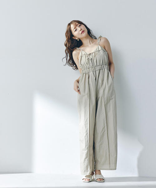 NATURAL BEAUTY BASIC（ナチュラルビューティーベーシック）の「【THINK BEAUTY】【麻亜里さんコラボ】タフタオールインワン（つなぎ/オールインワン・レディース・ベージュ/ネイビー・FREE）」の9枚目の写真