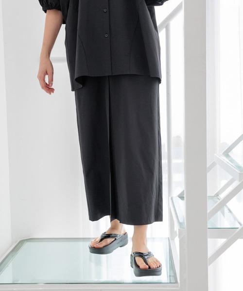 HEREIAM（ヘレイアム）の「【HEREIAM】接触冷感&イージーケア/COOLマテリアルスカート（スカート・レディース・ベージュ/ブラック・SMALL/MEDIUM）」の7枚目の写真