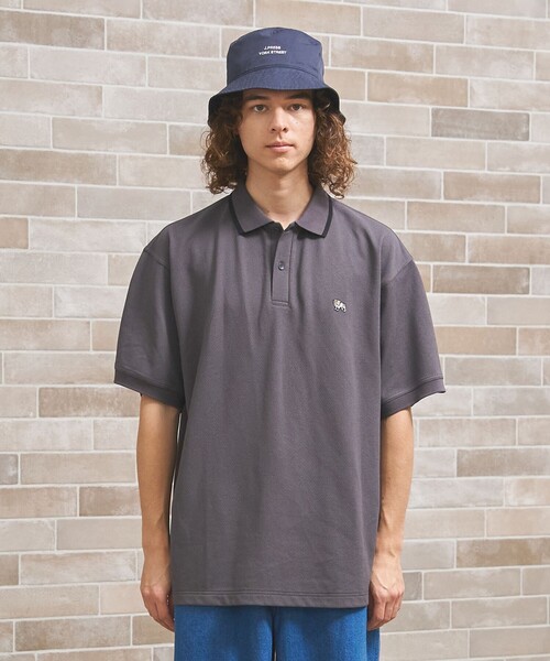 J.PRESS YORK STREET(ジェイプレスヨークストリート)の「【UNISEX】ブルドックワンポイント ポロシャツ(ポロシャツ・メンズ・ホワイト系/ライトグレー系/グレー系/ピンク系/ネイビー系・SMALL/MEDIUM/LARGE)」の3枚目の写真