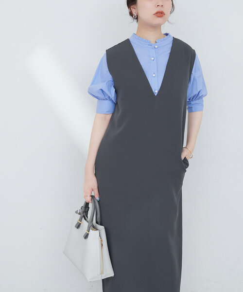 natural couture(ナチュラルクチュール)の「カットジョーゼットVネックワンピース(ワンピース・レディース・モカ/ブラック/オフホワイト/チャコールグレー・FREE)」の19枚目の写真