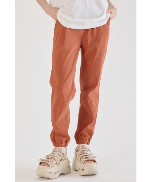 RODEO CROWNS WIDE BOWL（ロデオクラウンズワイドボウル）の「D/S COOL EASY JOGパンツ（その他パンツ・レディース・ライトカーキ/ブラック/ライトベージュ/オレンジ系その他/サックスブルー/ライトブラック/カーキ/ダークオレンジ・SMALL/MEDIUM）」の8枚目の写真