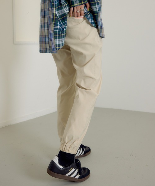 RODEO CROWNS WIDE BOWL（ロデオクラウンズワイドボウル）の「D/S COOL EASY JOGパンツ（その他パンツ・レディース・ライトカーキ/ブラック/ライトベージュ/オレンジ系その他/サックスブルー/ライトブラック/カーキ/ダークオレンジ・SMALL/MEDIUM）」の19枚目の写真