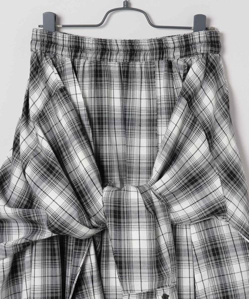 JEANASIS（ジーナシス）の「シャツライクアシメチェックロングスカート/496534（スカート・レディース・ブラック系その他/イエロー/レッド系その他/ブルー系その他/レッド・FREE）」の7枚目の写真